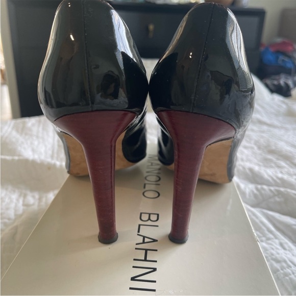 Manolo Blahnik, Buta Patent Navy, Size 9 1/2 (39 1/2), red heel and red stitch - Picture 3 of 8